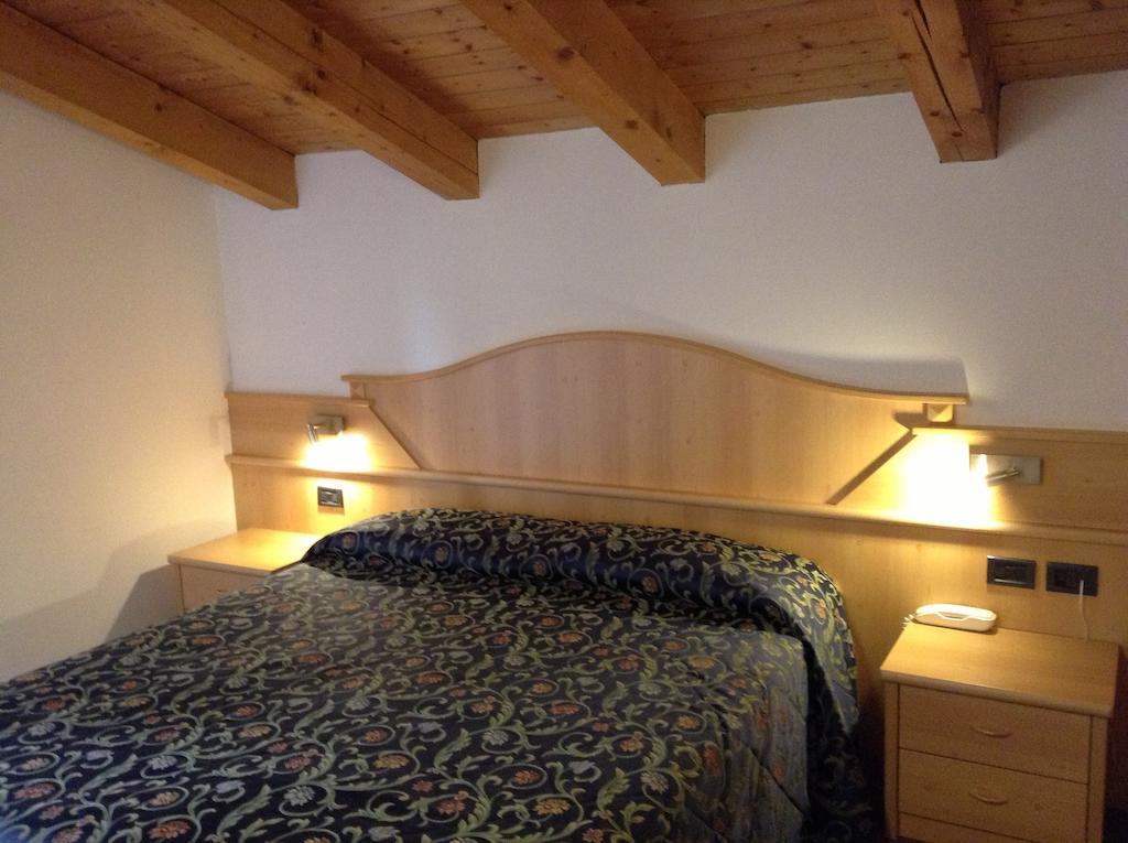 Hotel Ai Pini Vigo di Fassa Exteriör bild