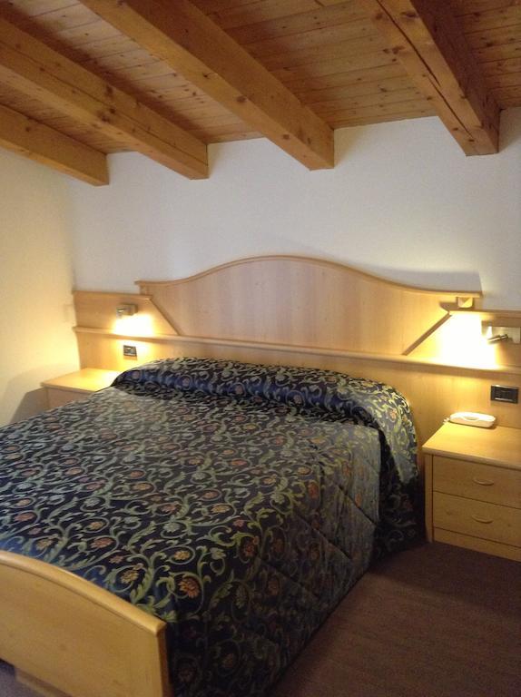 Hotel Ai Pini Vigo di Fassa Exteriör bild