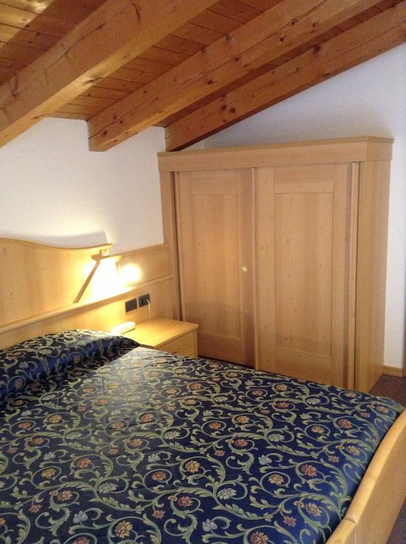Hotel Ai Pini Vigo di Fassa Exteriör bild