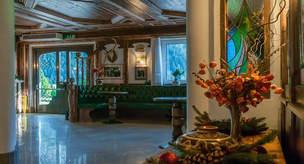 Hotel Ai Pini Vigo di Fassa Exteriör bild