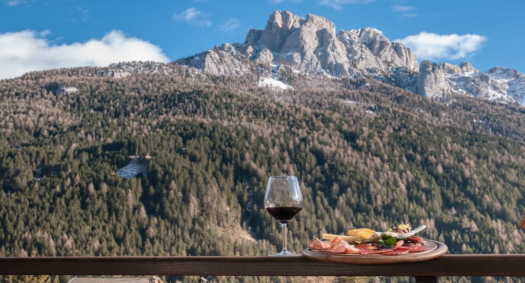 Hotel Ai Pini Vigo di Fassa Exteriör bild